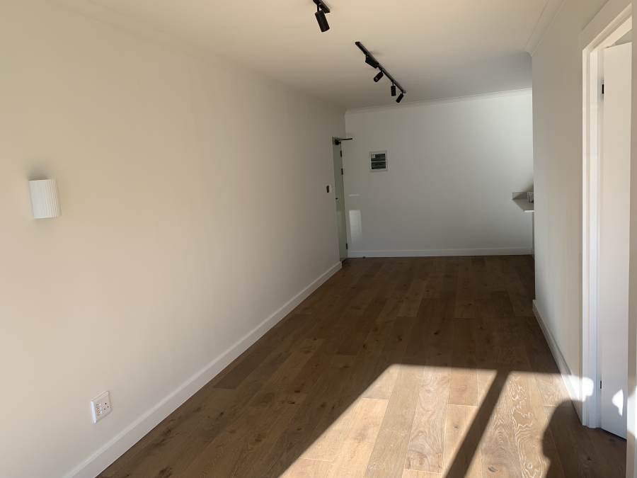 1 Bedroom Property for Sale in Sea Point Western Cape